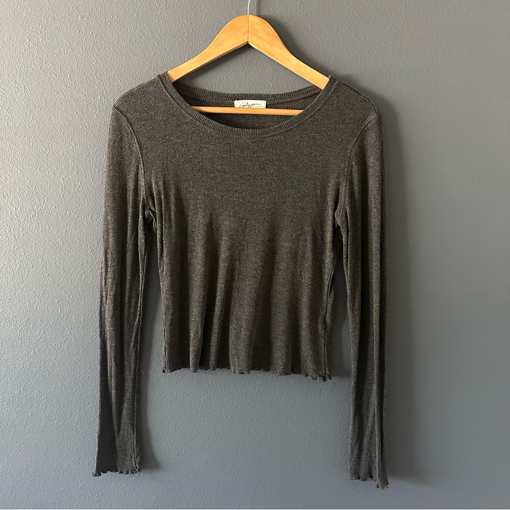 Women's Gray Long Sleeve Top